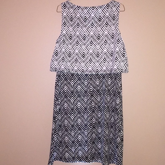 Cute dress - Picture 2 of 3